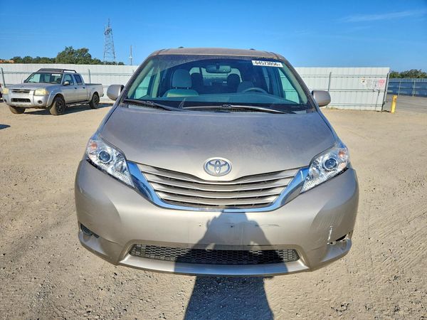 2015 TOYOTA SIENNA