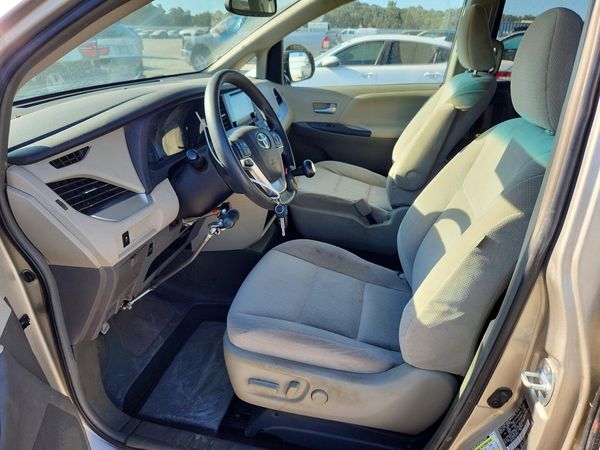 2015 TOYOTA SIENNA