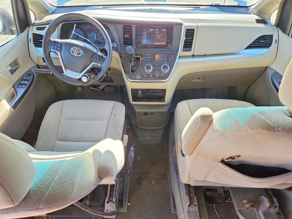 2015 TOYOTA SIENNA