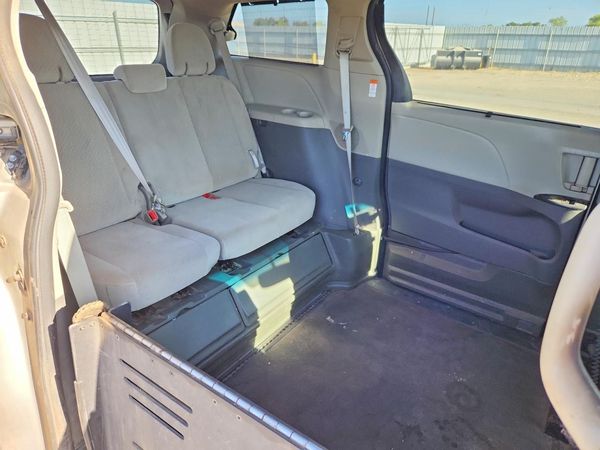 2015 TOYOTA SIENNA