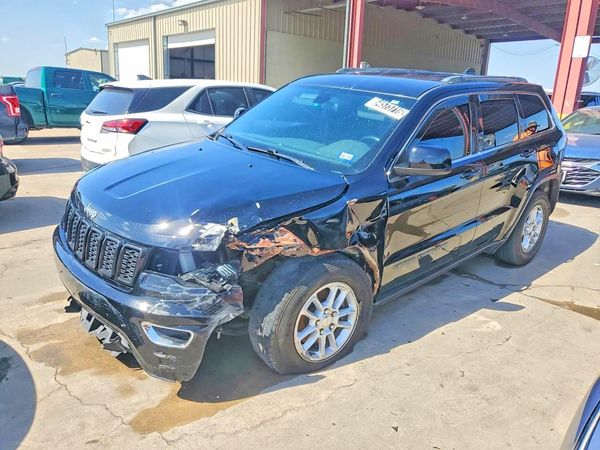 2020 JEEP CHEROKEE Laredo — Front 3/4