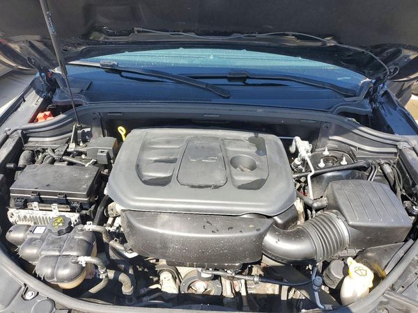 2020 JEEP CHEROKEE Laredo — Engine bay