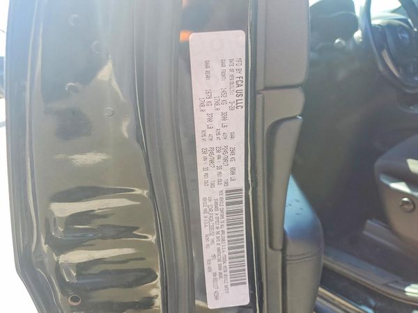 2020 JEEP CHEROKEE Laredo — VINS