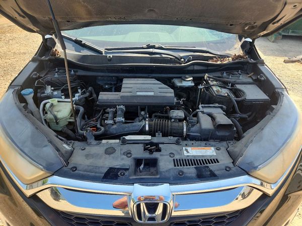 2017 HONDA CRV Touring — Engine bay