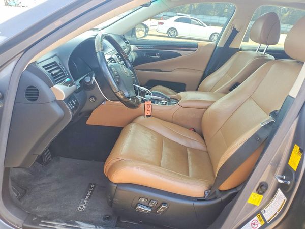 2013 LEXUS LS 460