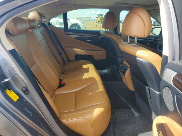 2013 LEXUS LS 460