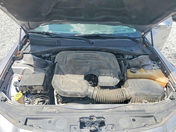 2016 CHRYSLER 300 300C — Engine bay