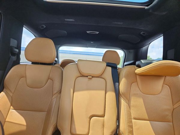 2019 VOLVO XC90 Inscription