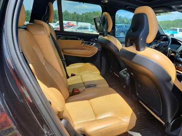 2019 VOLVO XC90 Inscription