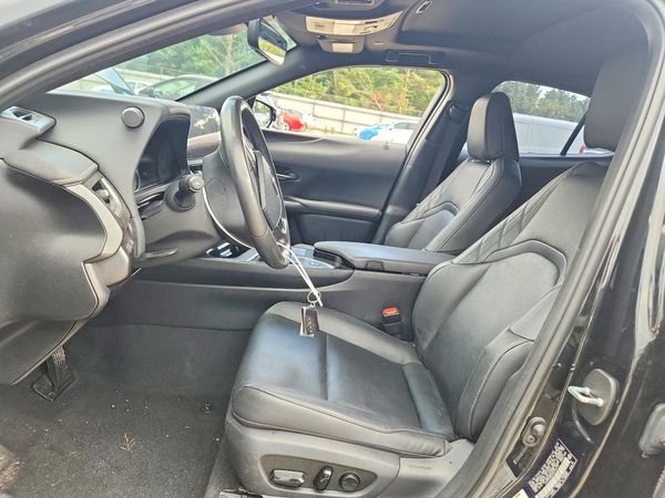 2023 LEXUS UX 250h Premium