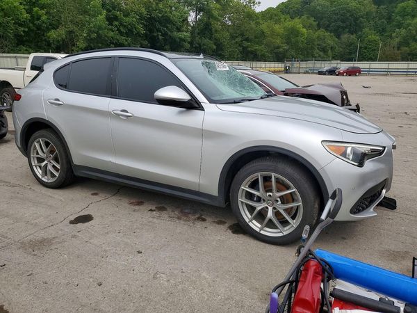 2018 ALFA ROMEO STELVIO