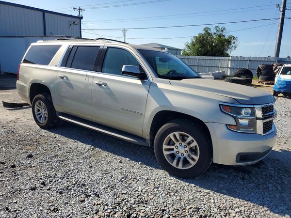 2016 CHEVROLET SUBURBAN LT — Passenger 3/4