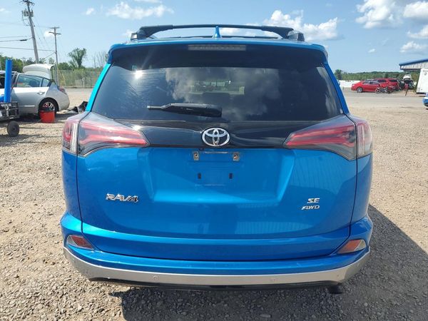 2018 TOYOTA RAV4 SE