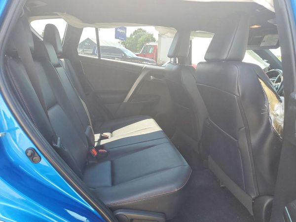 2018 TOYOTA RAV4 SE