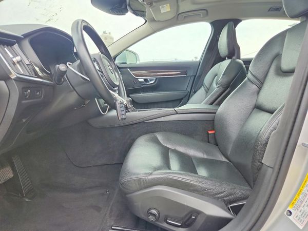 2018 VOLVO S90