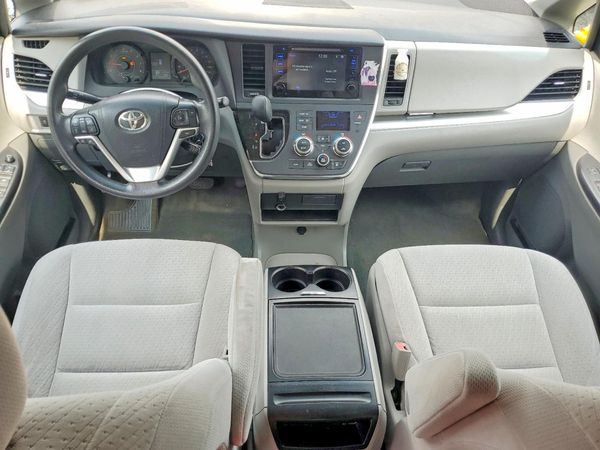 2015 TOYOTA SIENNA