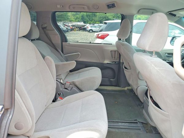 2015 TOYOTA SIENNA