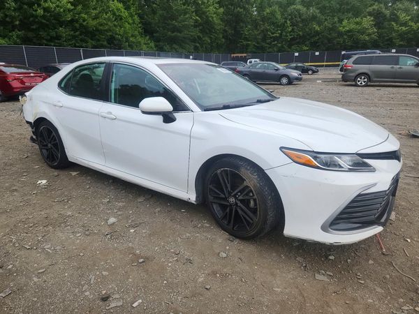 2022 TOYOTA CAMRY