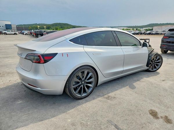 2018 TESLA MODEL 3