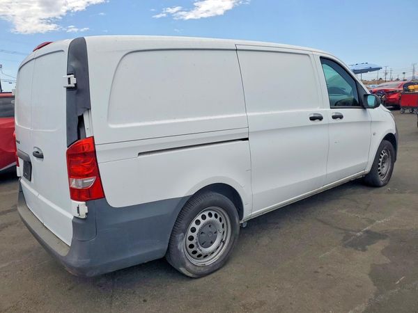 2017 MERCEDES-BENZ METRIS