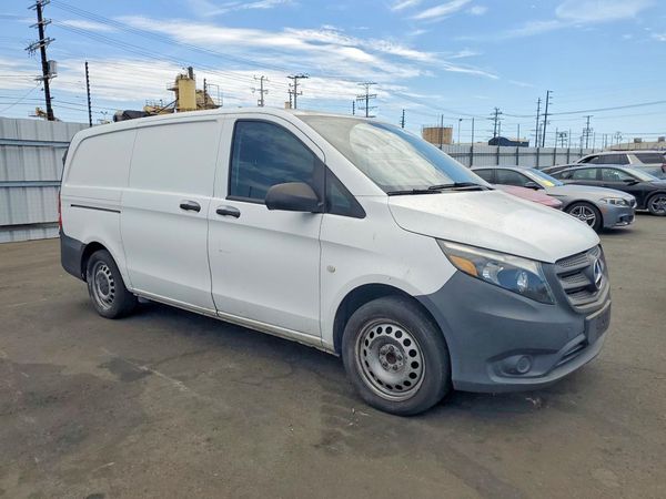 2017 MERCEDES-BENZ METRIS