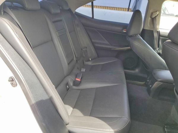 2016 LEXUS IS