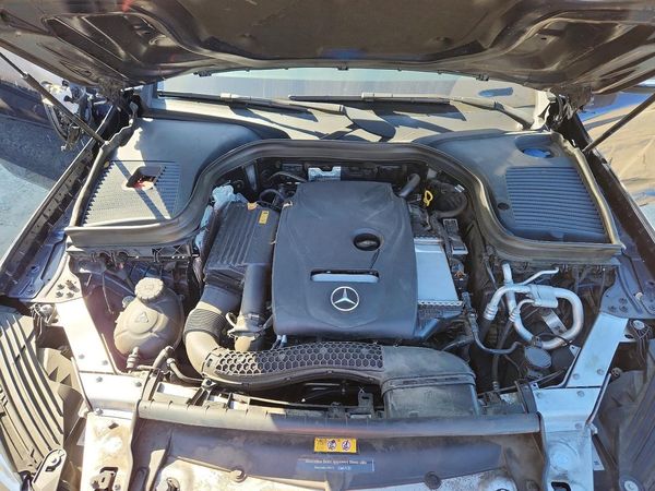2018 MERCEDES-BENZ GLC-CLASS GLC300 — Engine bay