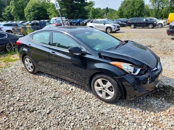 2013 HYUNDAI ELANTRA