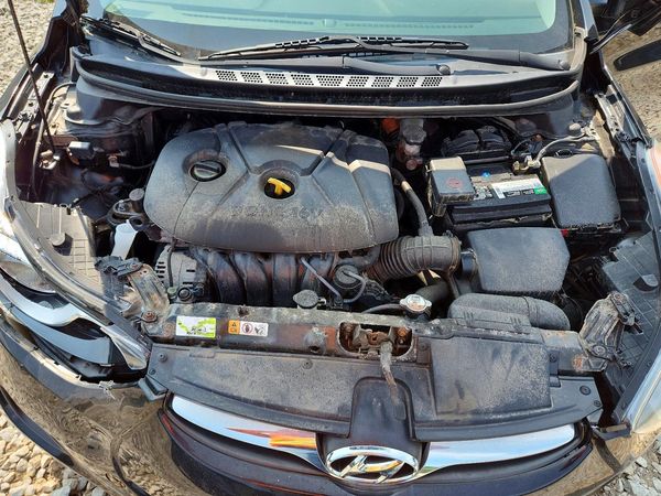 2013 HYUNDAI ELANTRA