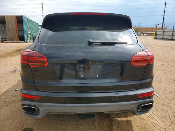 2016 PORSCHE CAYENNE