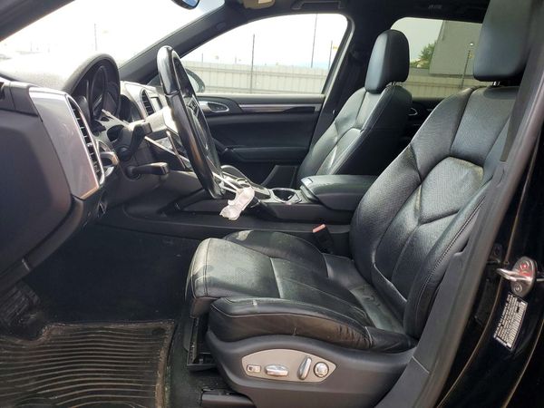 2016 PORSCHE CAYENNE
