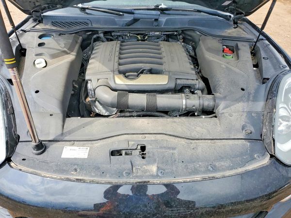 2016 PORSCHE CAYENNE