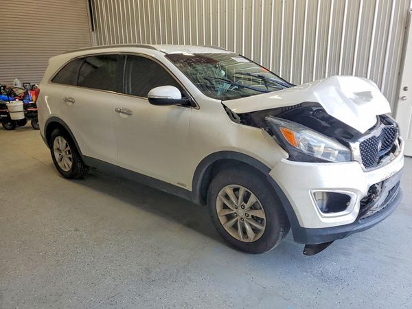 2016 KIA SORENTO L / LX