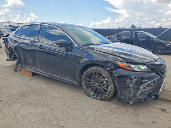 2024 TOYOTA CAMRY