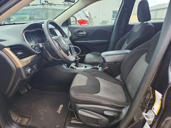 2014 JEEP CHEROKEE Sport — DENT