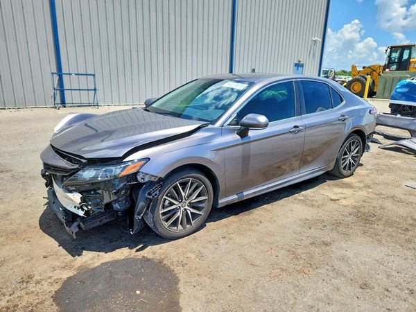 2024 TOYOTA CAMRY