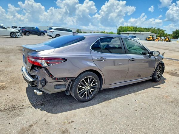 2024 TOYOTA CAMRY