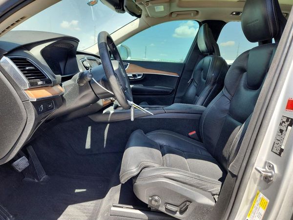 2018 VOLVO XC90
