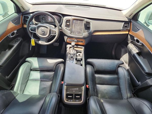 2018 VOLVO XC90