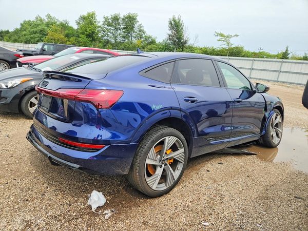 2022 AUDI E-TRON quattro Prestige