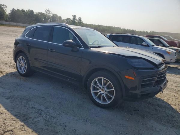 2025 PORSCHE CAYENNE
