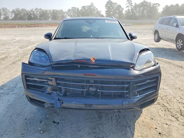 2025 PORSCHE CAYENNE