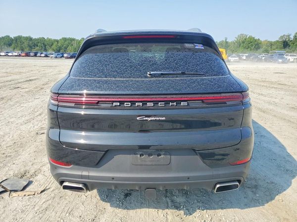 2025 PORSCHE CAYENNE