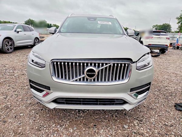 2024 VOLVO XC90 Core
