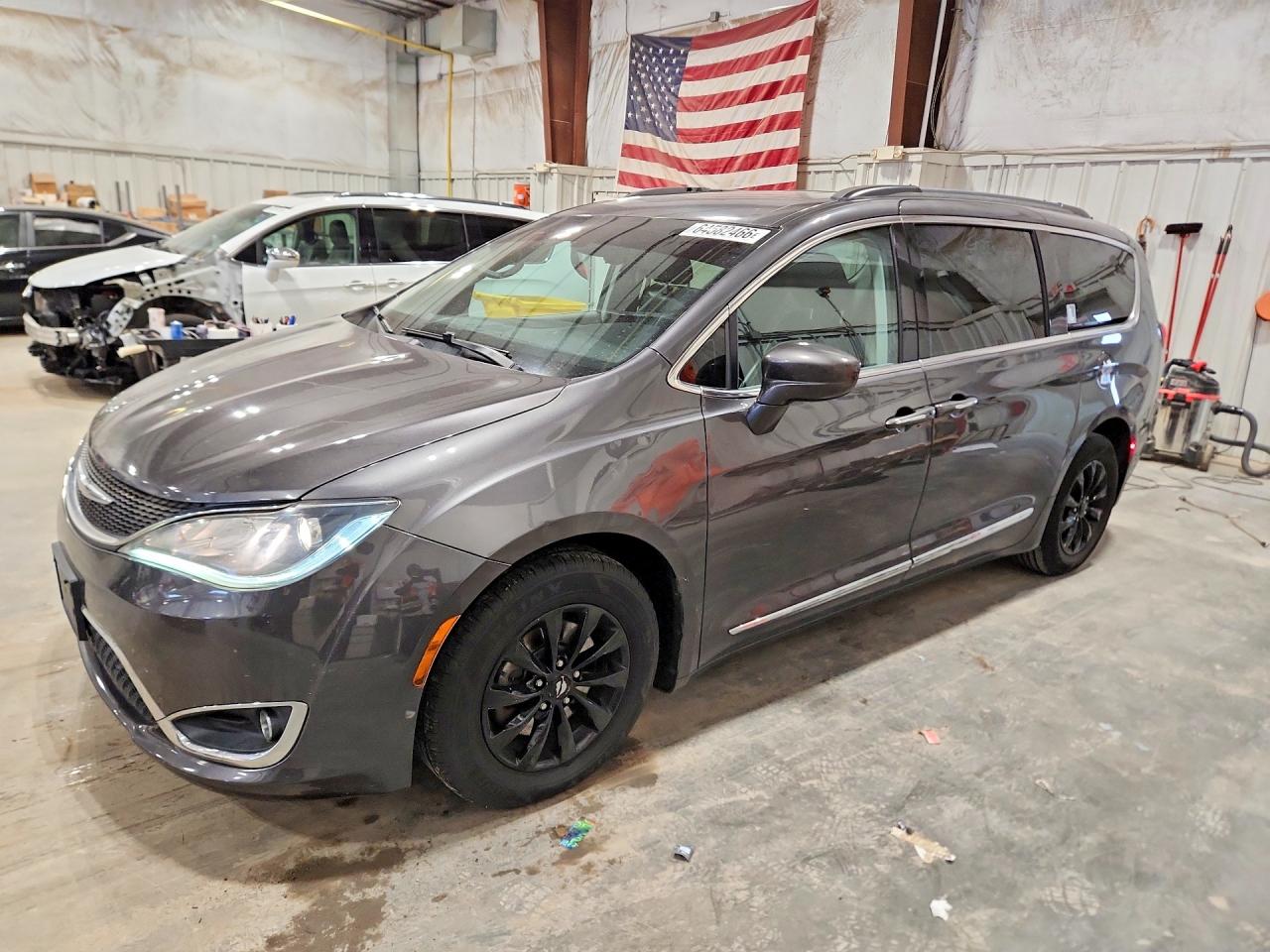 2017 CHRYSLER PACIFICA