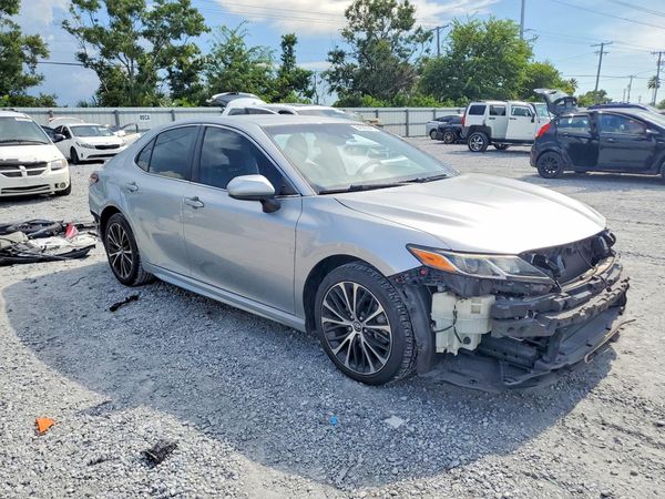 2018 TOYOTA CAMRY
