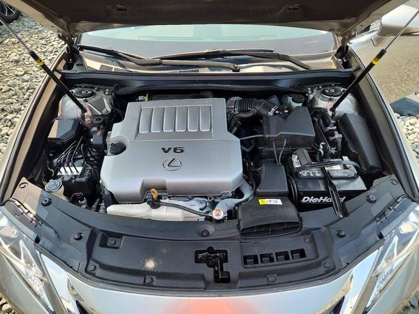 2018 LEXUS ES