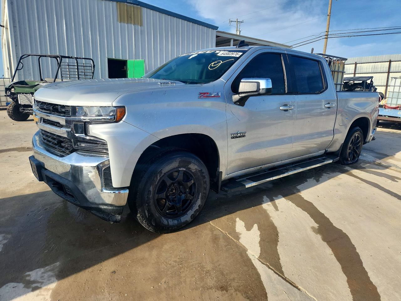 2020 CHEVROLET SILVERADO LT — Front 3/4