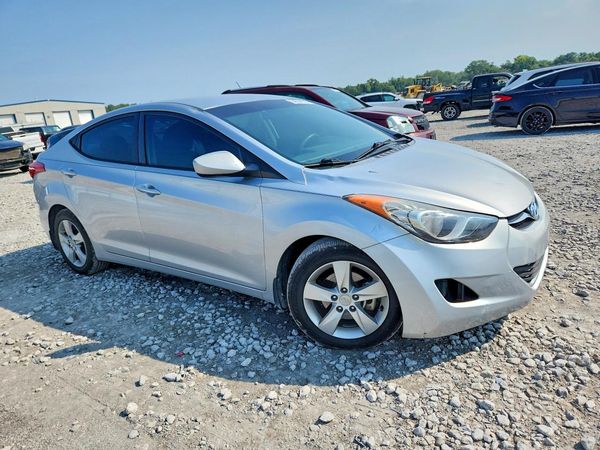 2013 HYUNDAI ELANTRA