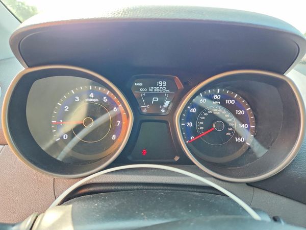 2013 HYUNDAI ELANTRA